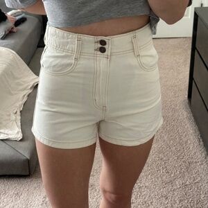 White short levi’s